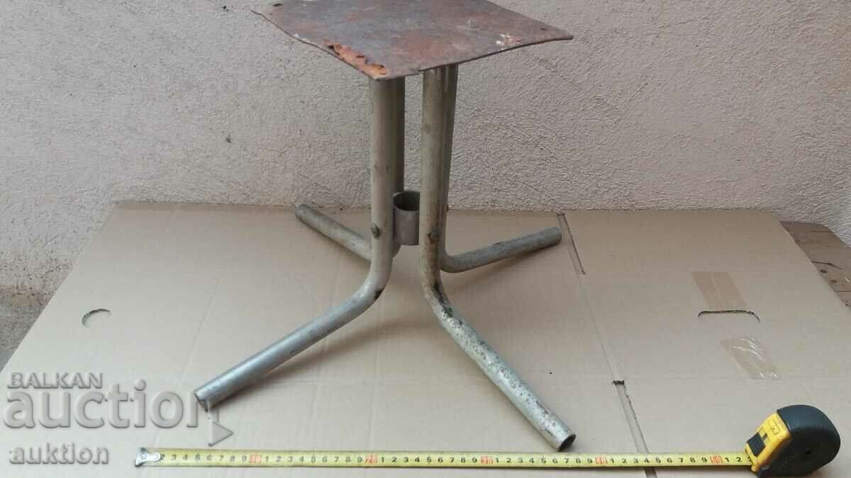 SOLID METAL STAND with price 24.99 BGN | € 12.78