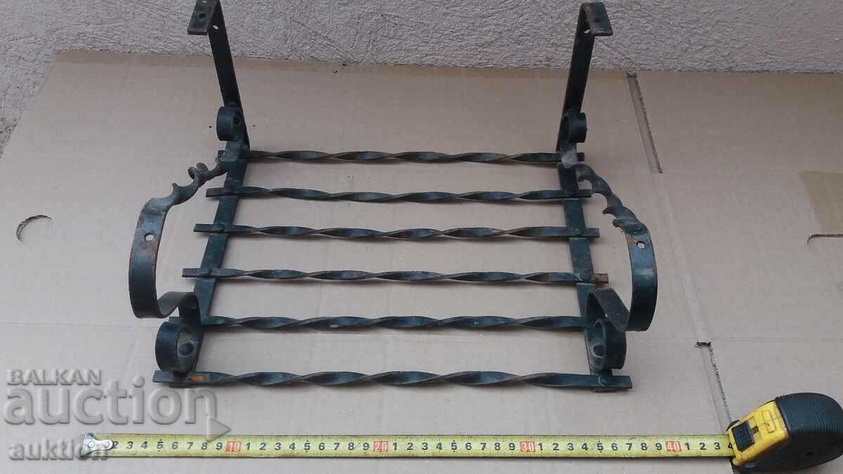 SOLID METAL HANGER STAND WROUGHT IRON