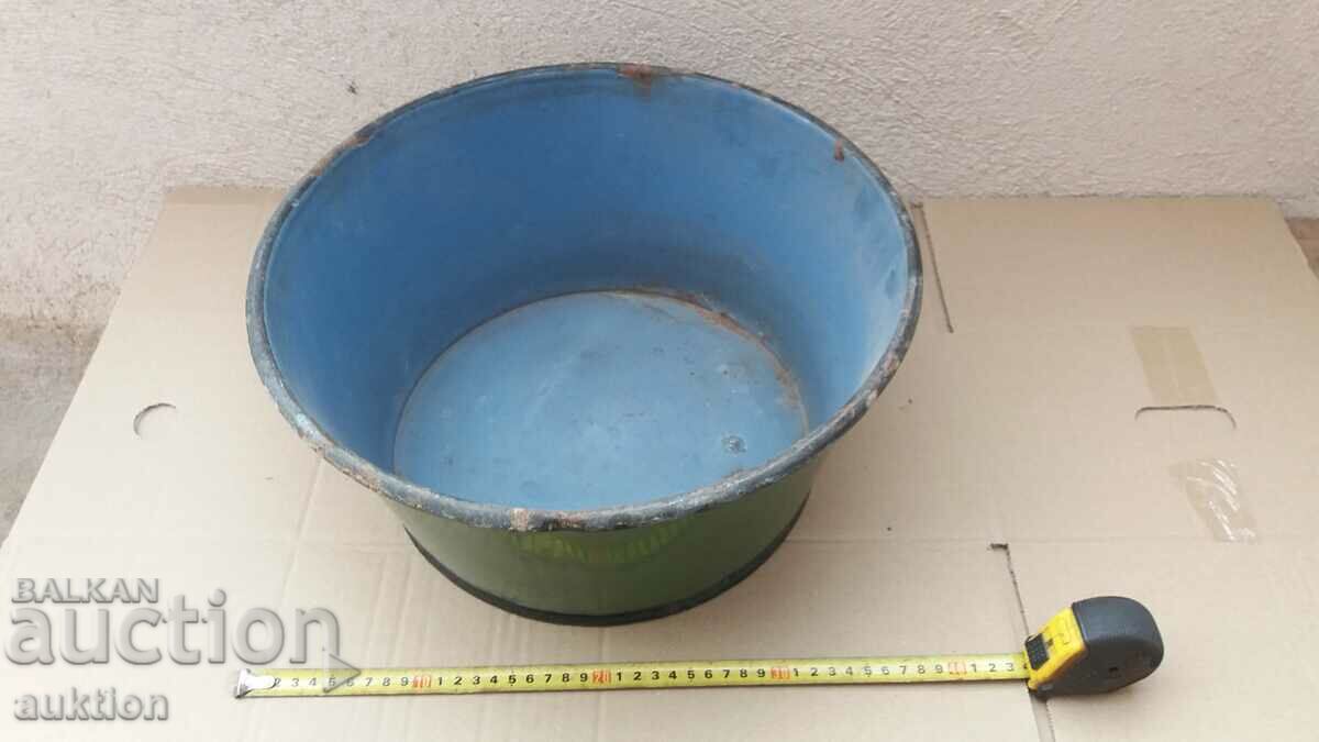Auction ENAMEL SOC. PELVIC VESSEL Auction ENAMEL SOC. PELVIC VESSEL