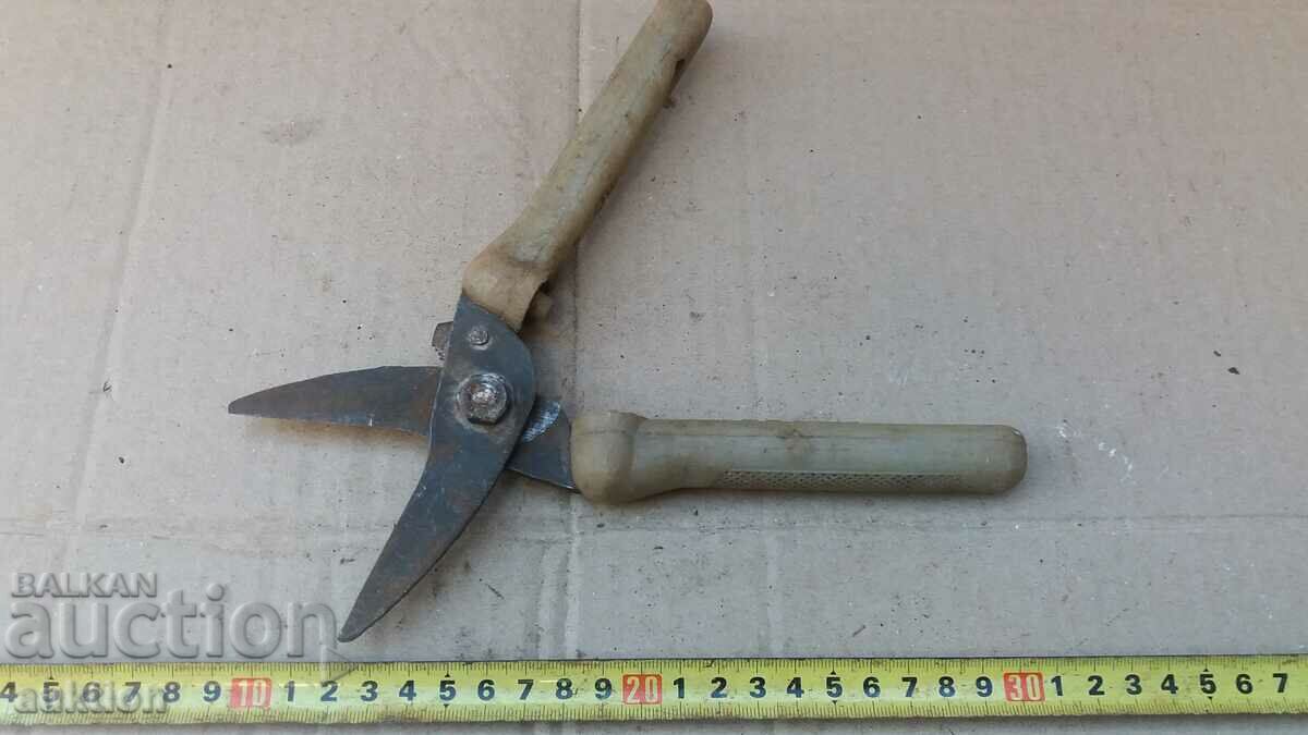 Auction OLD SCISSORS FOR CUTTING SHEET METAL Auction OLD SCISSORS FOR CUTTING SHEET METAL