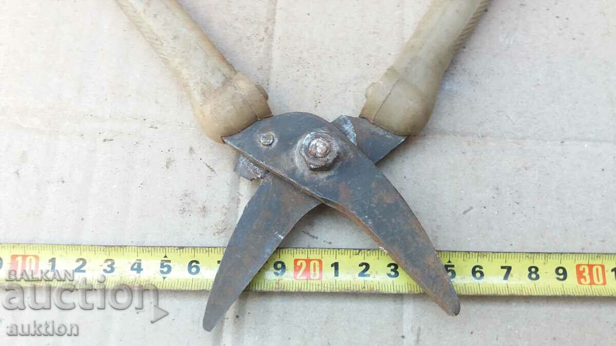 OLD SCISSORS FOR CUTTING SHEET METAL - 6 OLD SCISSORS FOR CUTTING SHEET METAL - 6