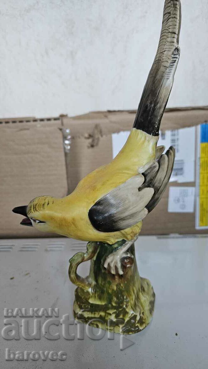 Auction Porcelain figurine-chicken Auction Porcelain figurine-chicken