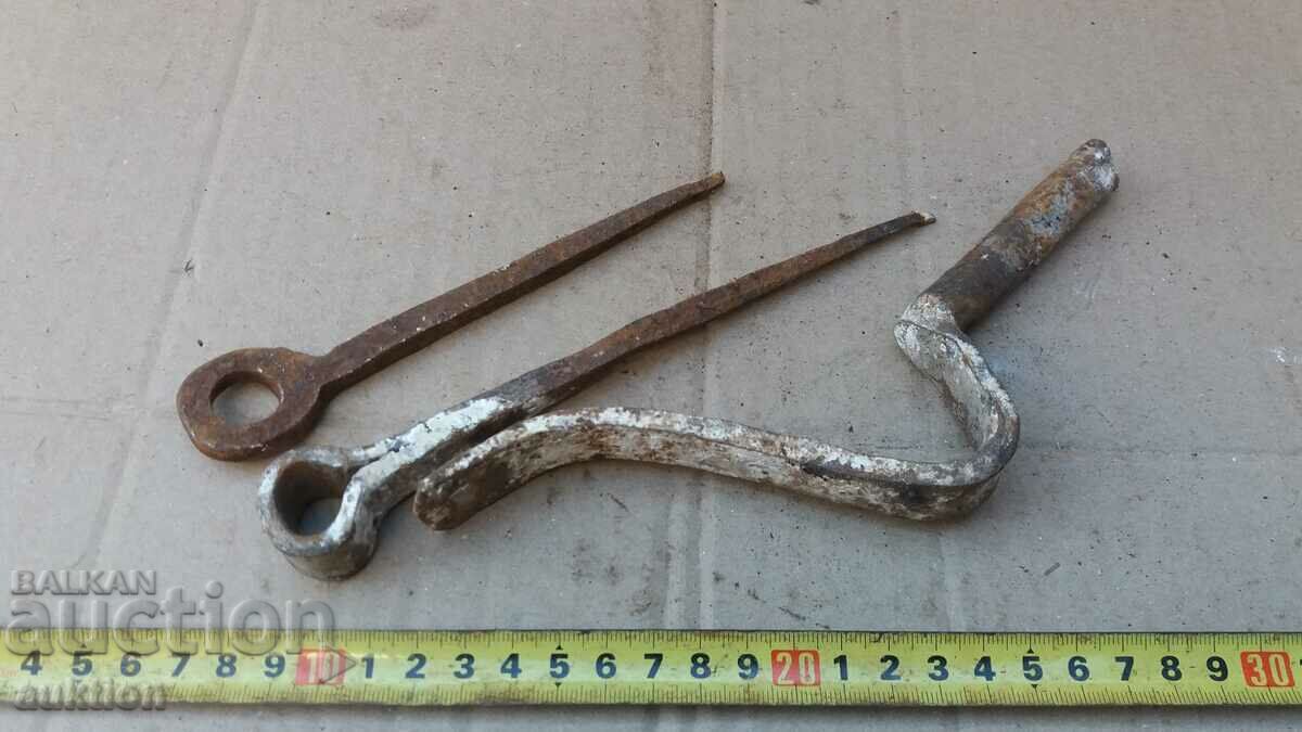 Auction OLD METAL HINGE Auction OLD METAL HINGE