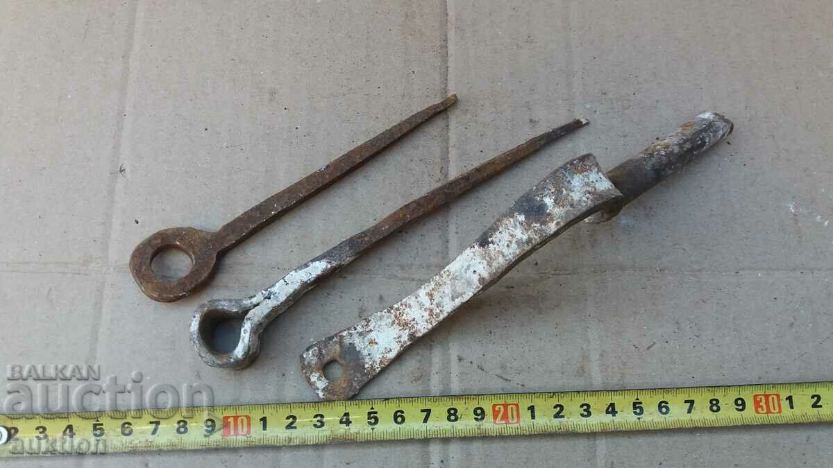 Delivery of OLD METAL HINGE Delivery of OLD METAL HINGE