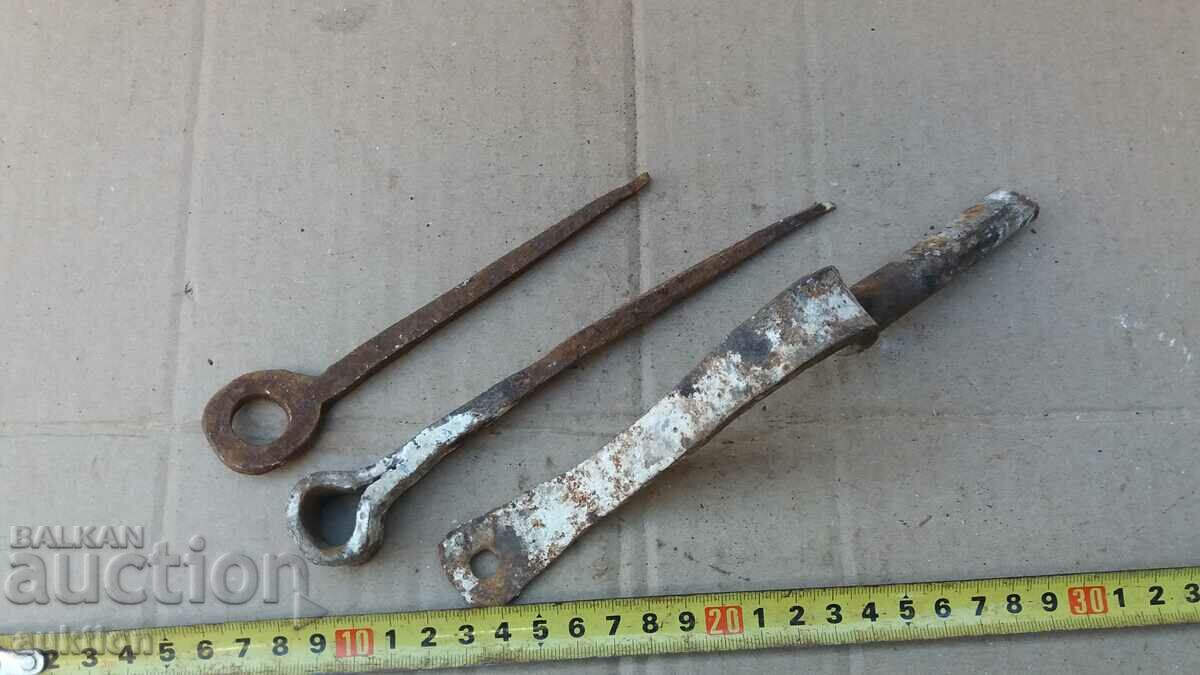 OLD METAL HINGE - 5 OLD METAL HINGE - 5