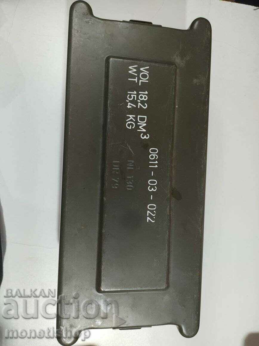 Cutie metalica foarte frumoasa