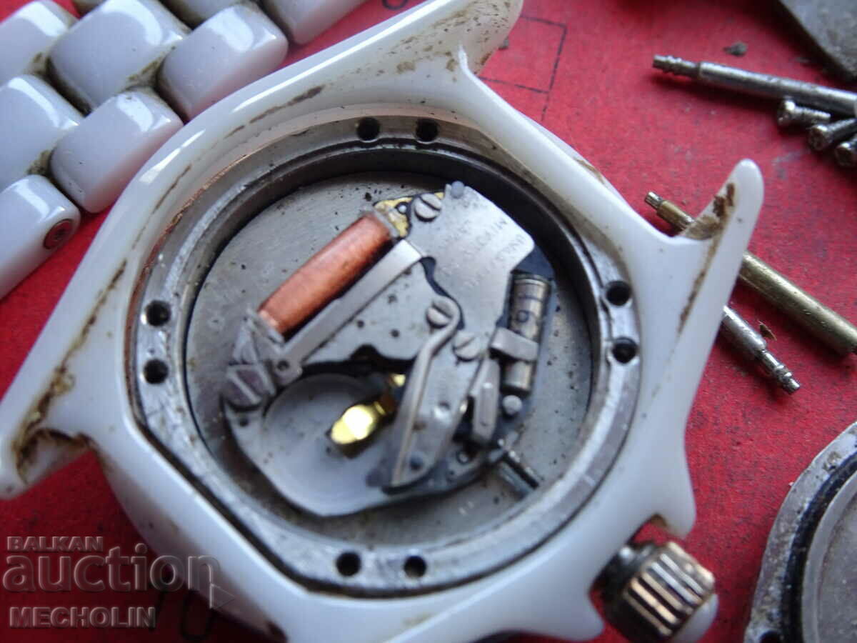 Delivery of CHANEL CERAMIC QUARTZ WATCH Delivery of CHANEL CERAMIC QUARTZ WATCH