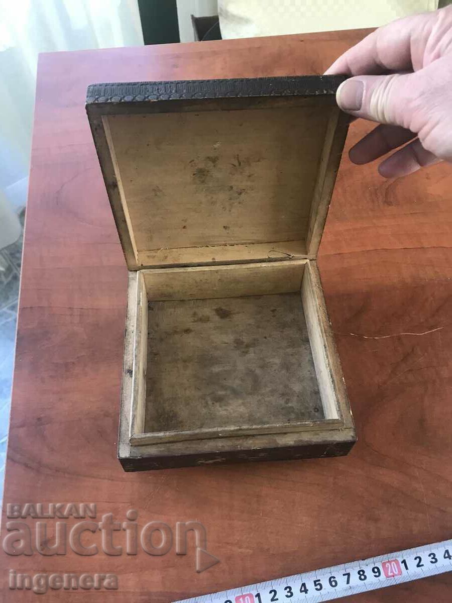 BOX WOOD PYROGRAPH DRAWING ANTIQUE FROM SOCA with price 9.90 BGN | € 5.06 BOX WOOD PYROGRAPH DRAWING ANTIQUE FROM SOCA with price 9.90 BGN | € 5.06
