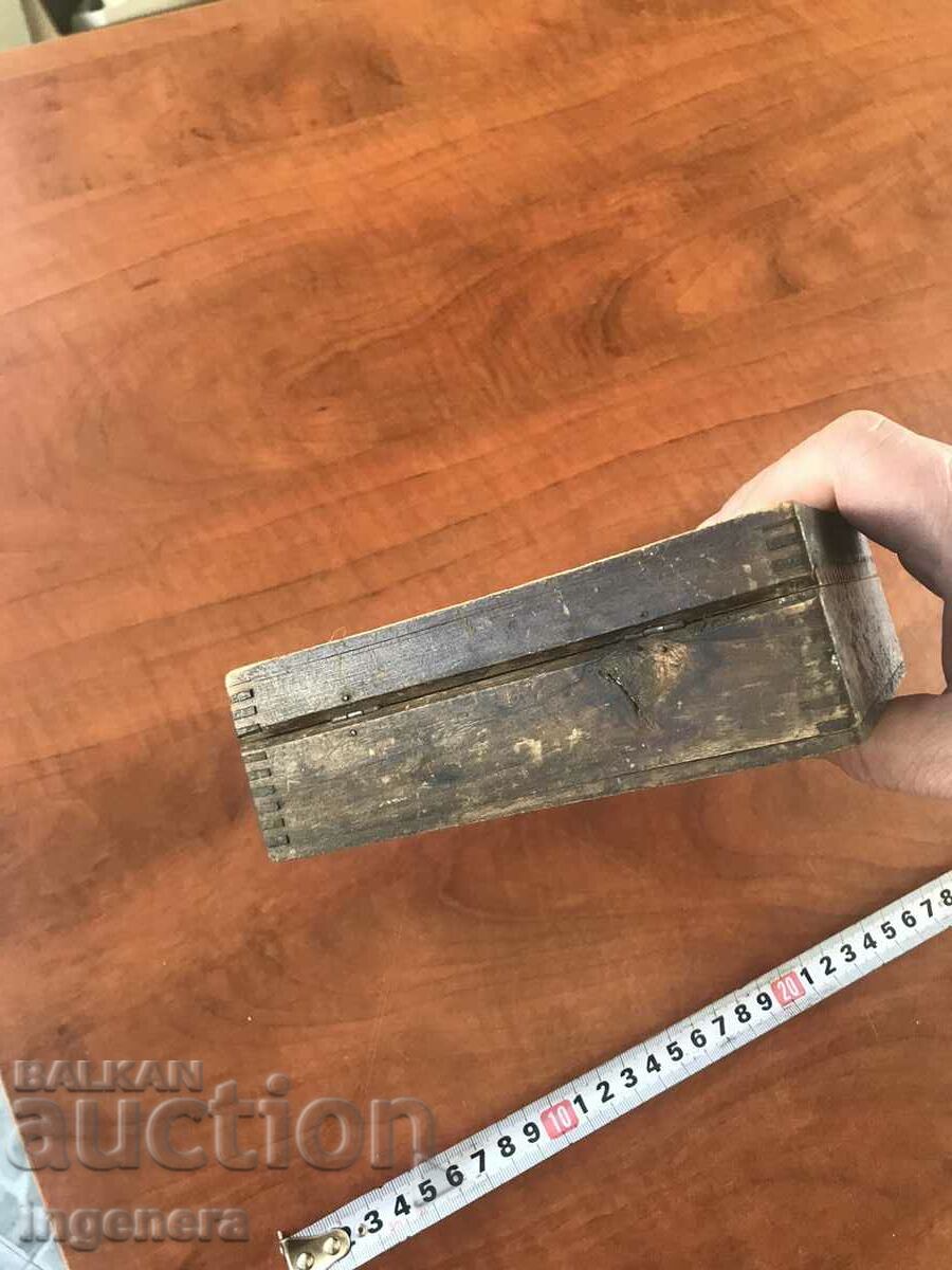 Auction BOX WOOD PYROGRAPH DRAWING ANTIQUE FROM SOCA Auction BOX WOOD PYROGRAPH DRAWING ANTIQUE FROM SOCA