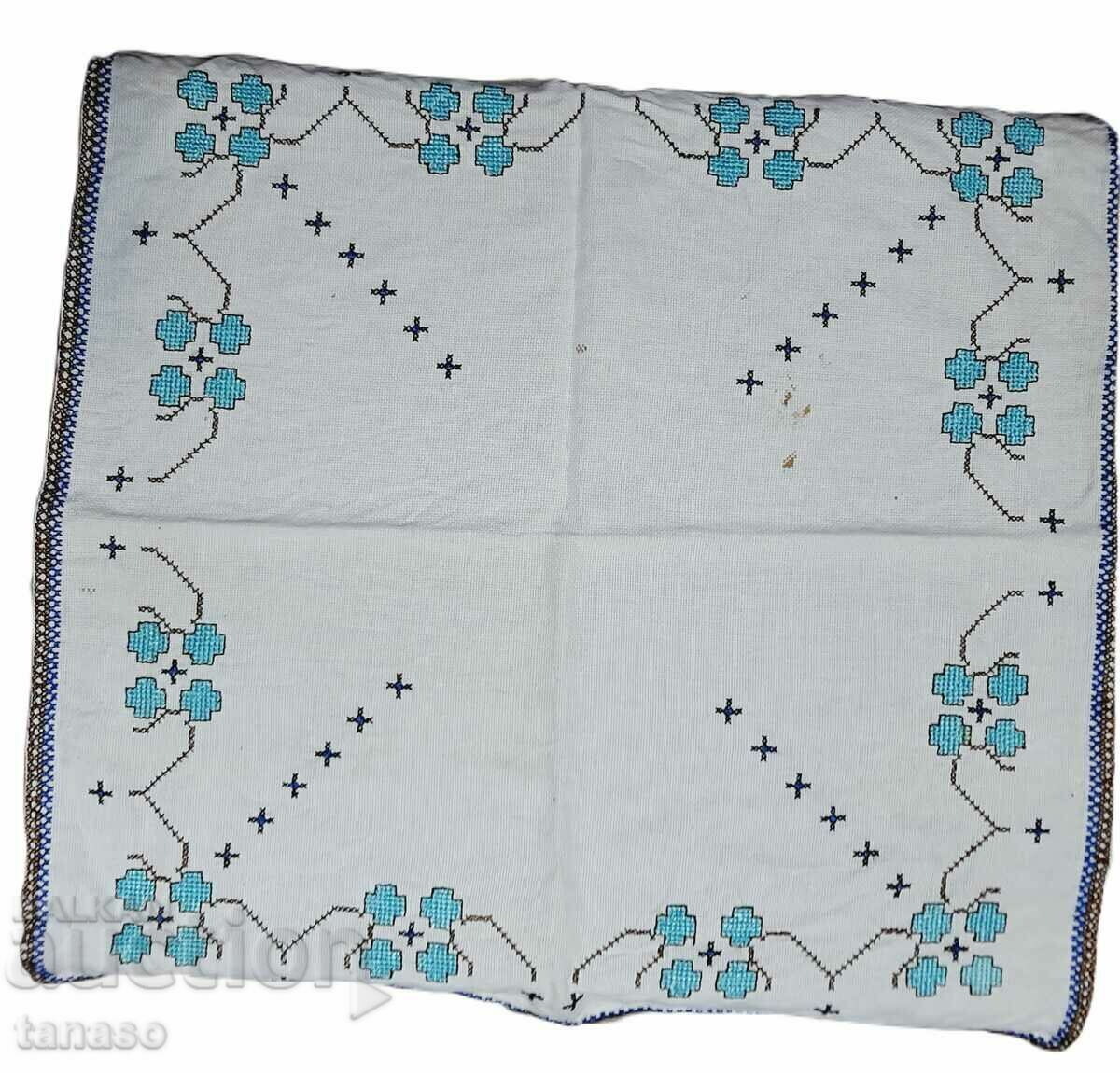 Auction  Embroidered tablecloth - square (17.4)