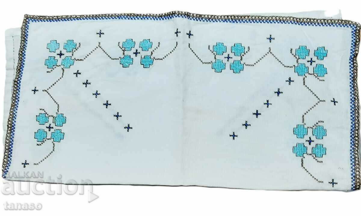 Embroidered tablecloth - square (17.4)