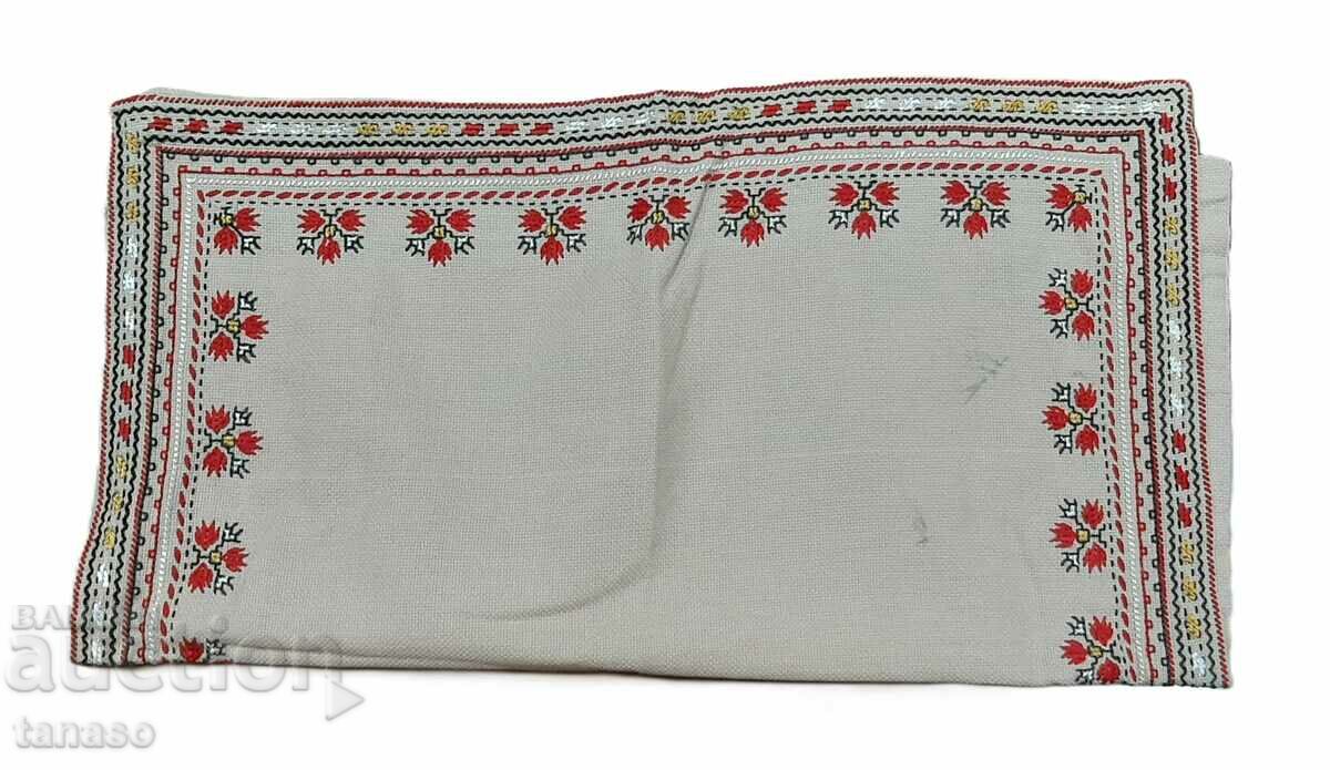 Auction  Embroidered tablecloth - square (17.4)