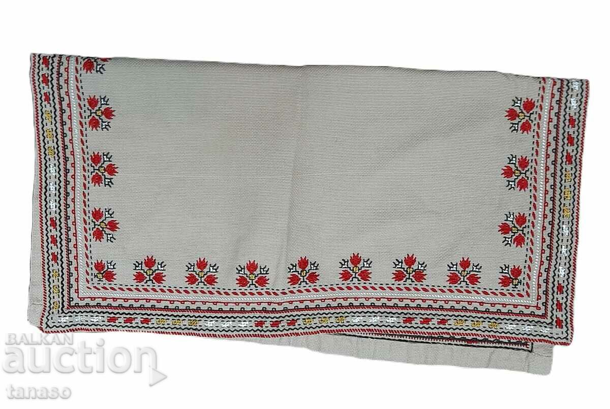 Delivery of Embroidered tablecloth - square (17.4)