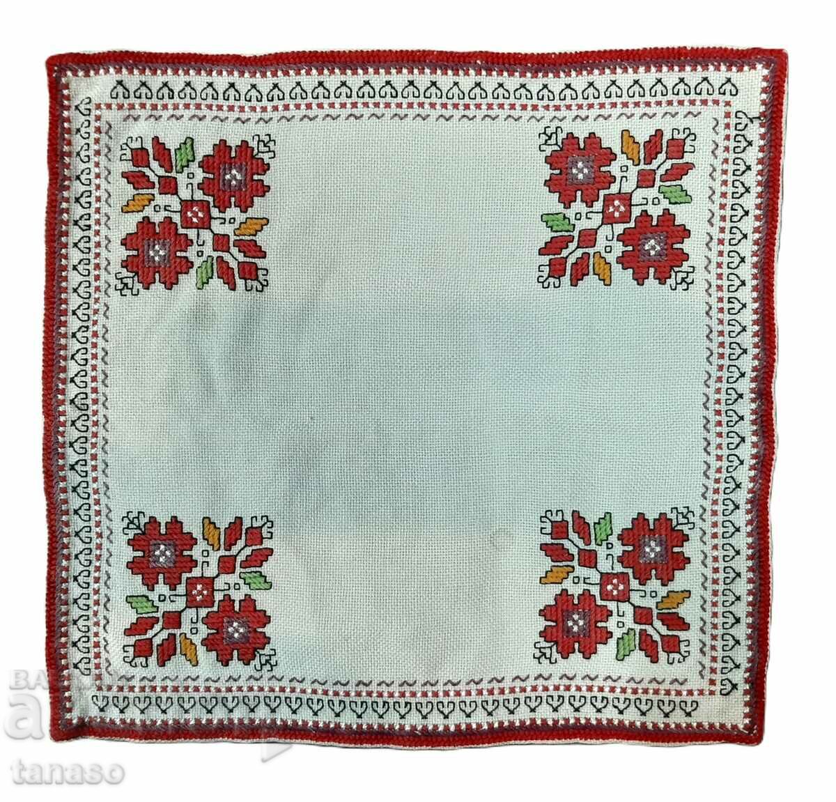 Small embroidered tablecloth - check (17.4)
