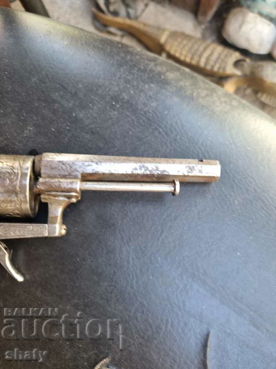 Delivery of An old gun. Lefuchet Delivery of An old gun. Lefuchet