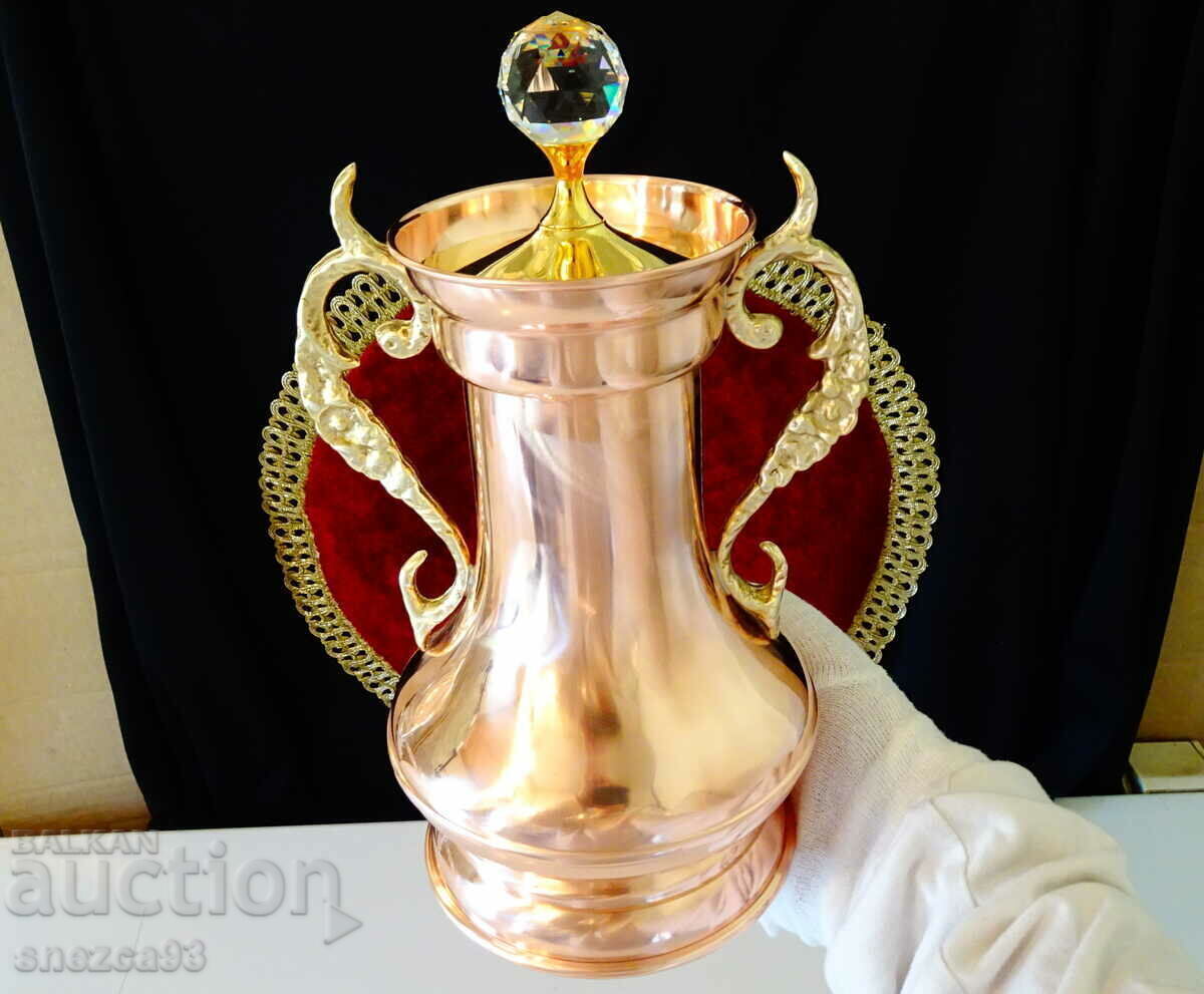Copper jug, amphora, vase with gilded lid, crystal. - 7 Copper jug, amphora, vase with gilded lid, crystal. - 7