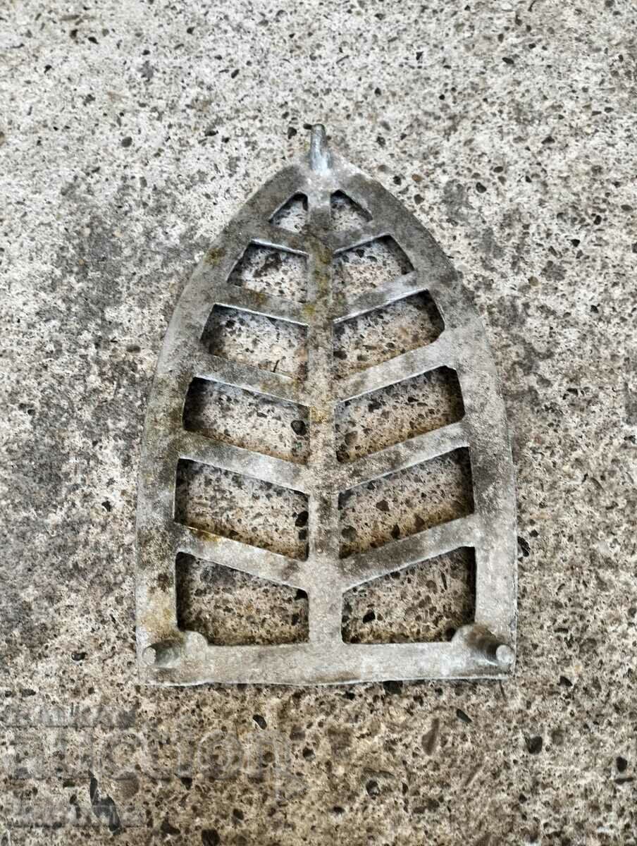 Σιδερένιο σταντ με τιμή 19.99 BGN | € 10.22 Σιδερένιο σταντ με τιμή 19.99 BGN | € 10.22