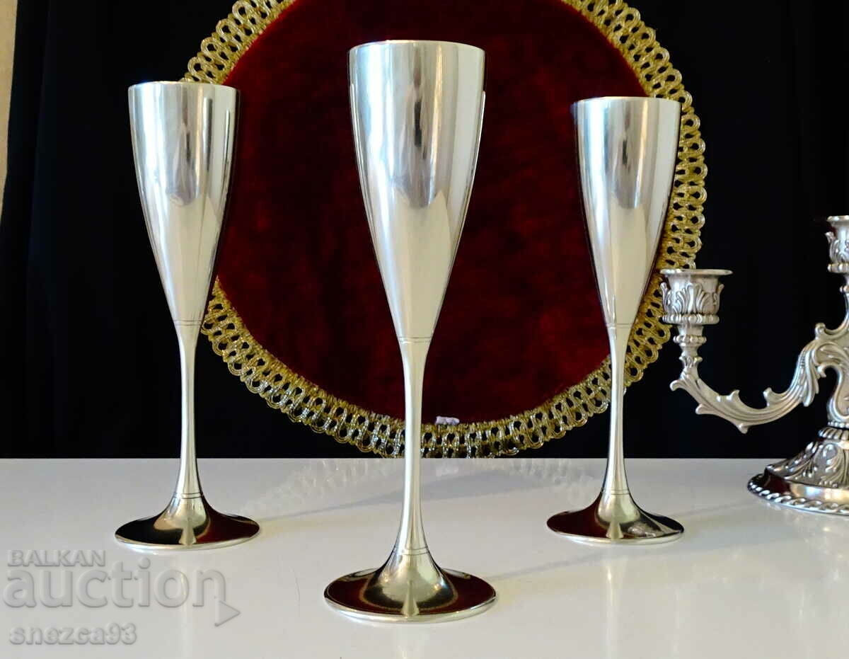 1850 WMF silver plated wine glasses, running ostrich. with price 290.00 BGN | € 148.27 1850 WMF silver plated wine glasses, running ostrich. with price 290.00 BGN | € 148.27