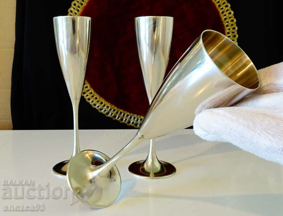 Auction 1850 WMF silver plated wine glasses, running ostrich. Auction 1850 WMF silver plated wine glasses, running ostrich.