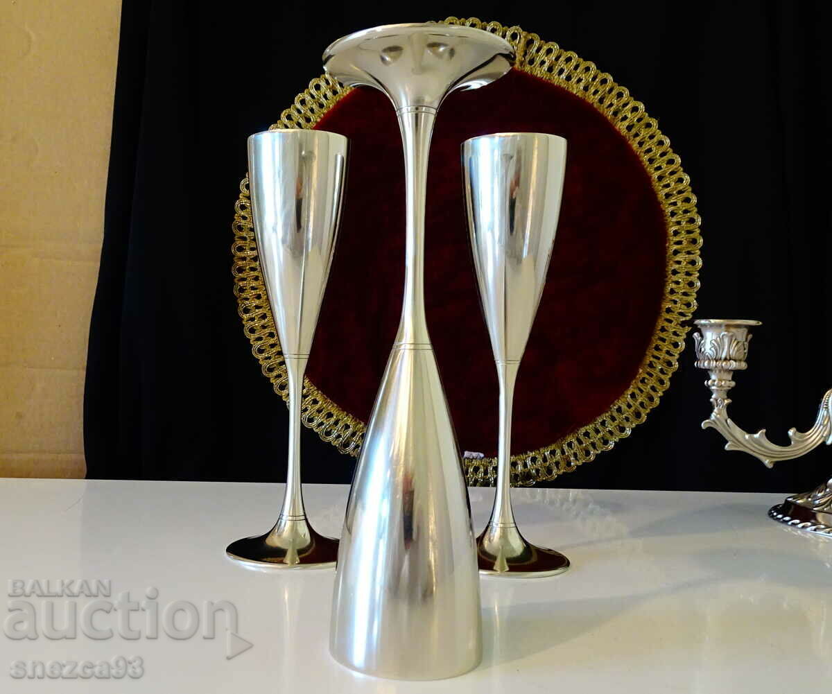 Delivery of 1850 WMF silver plated wine glasses, running ostrich. Delivery of 1850 WMF silver plated wine glasses, running ostrich.