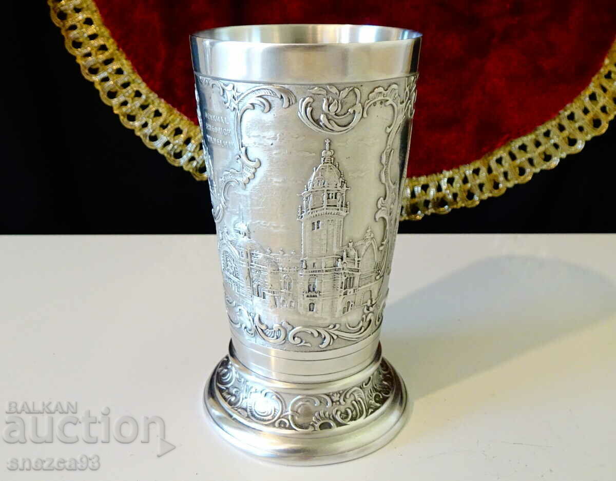 Auction Kalaena wine glass with images from Cologne Auction Kalaena wine glass with images from Cologne