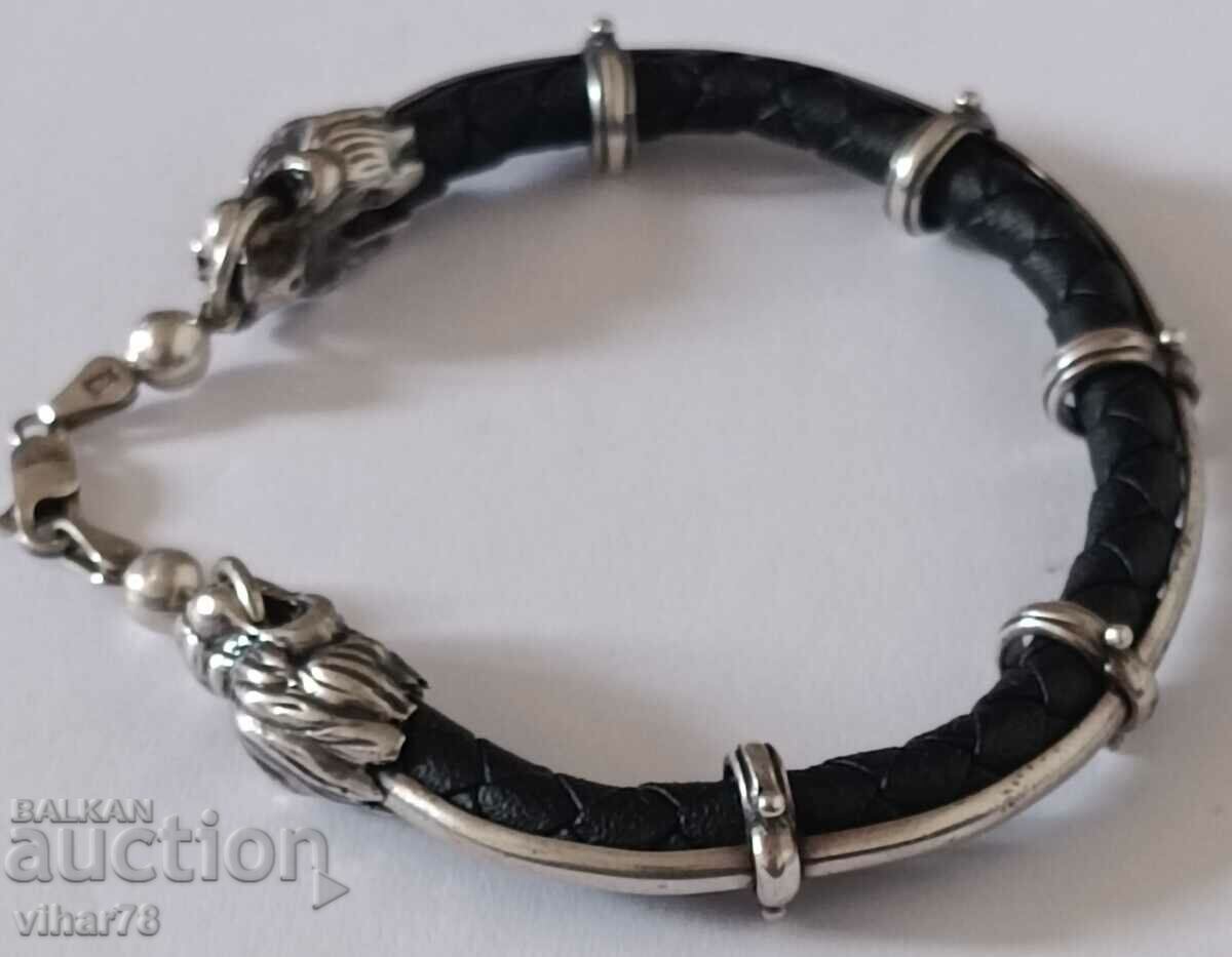 Delivery of silver bracelet