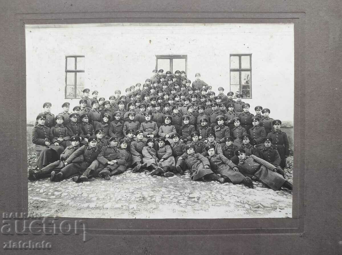 Old photo cardboard Kingdom of Bulgaria - military with price 30.00 BGN | € 15.34 Old photo cardboard Kingdom of Bulgaria - military with price 30.00 BGN | € 15.34