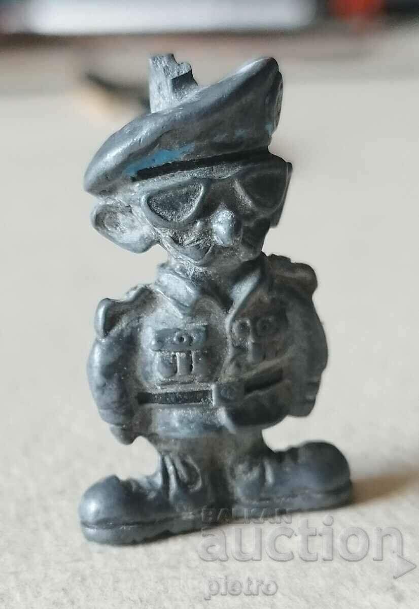 Figurină vintage retro militar din metal veche.