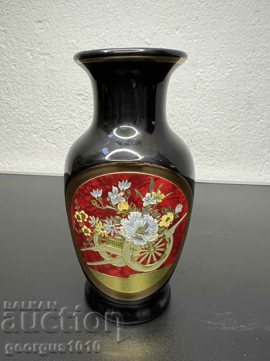 Porcelain vase No. 5322