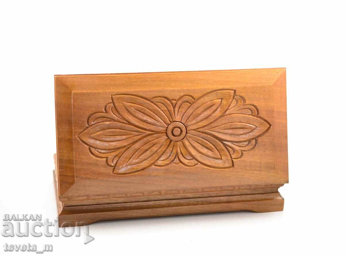 Cutie din lemn, nuc sculptat - 6