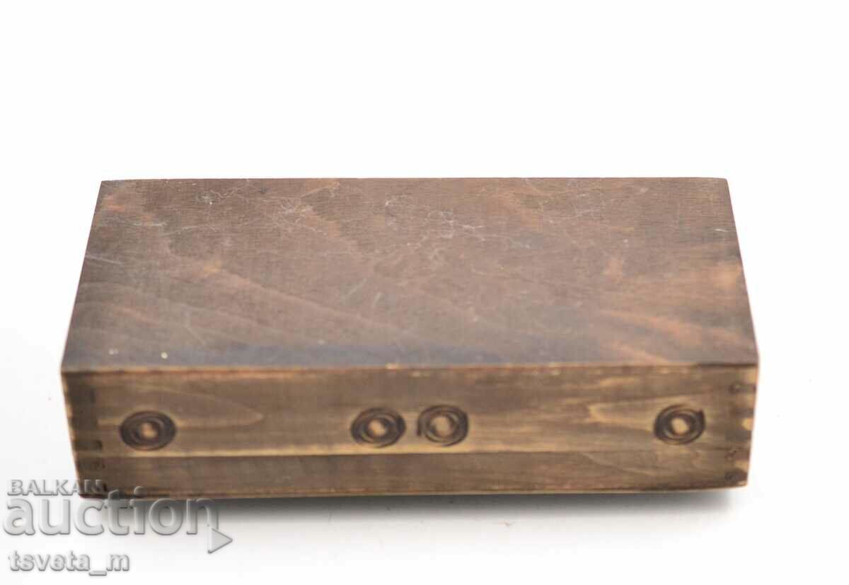 Cutie antică din lemn cu incrustație de cupru - 5