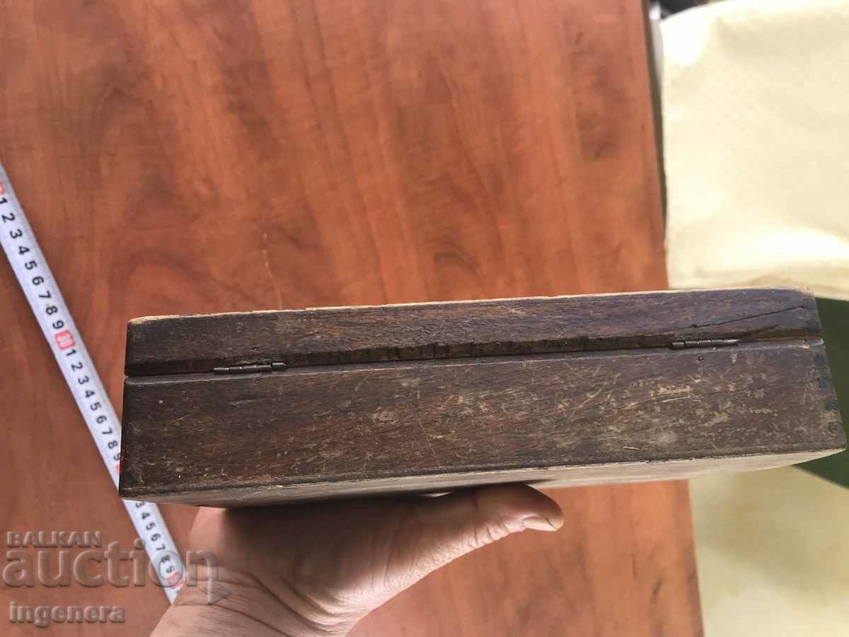 Delivery of BOX BOX WOOD PYROGRAPHED PAINTED COLOR RETRO Delivery of BOX BOX WOOD PYROGRAPHED PAINTED COLOR RETRO