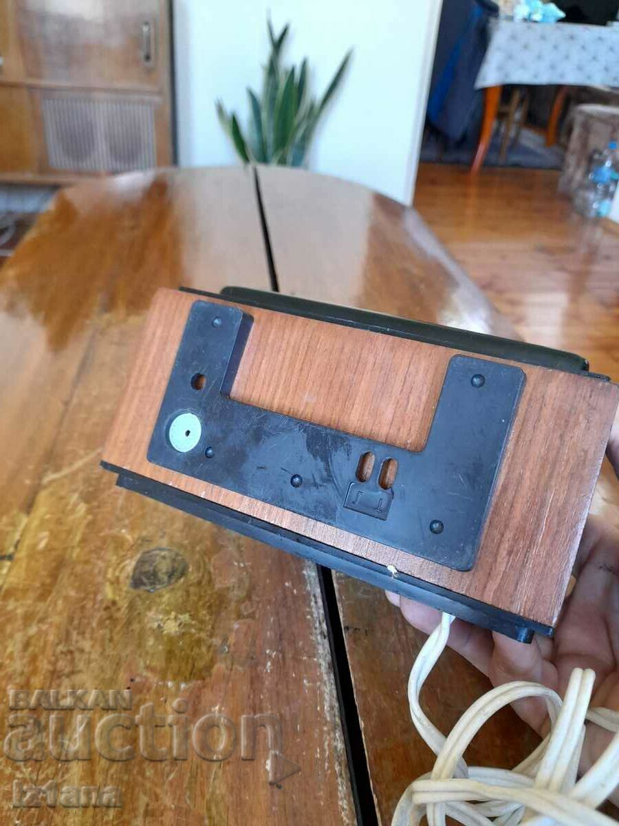 Old Electronics 6 desk clock - 6 Old Electronics 6 desk clock - 6