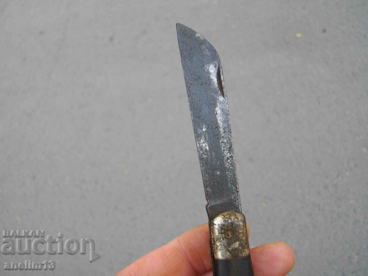 AN OLD POCKET KNIFE with price 25.00 BGN | € 12.78