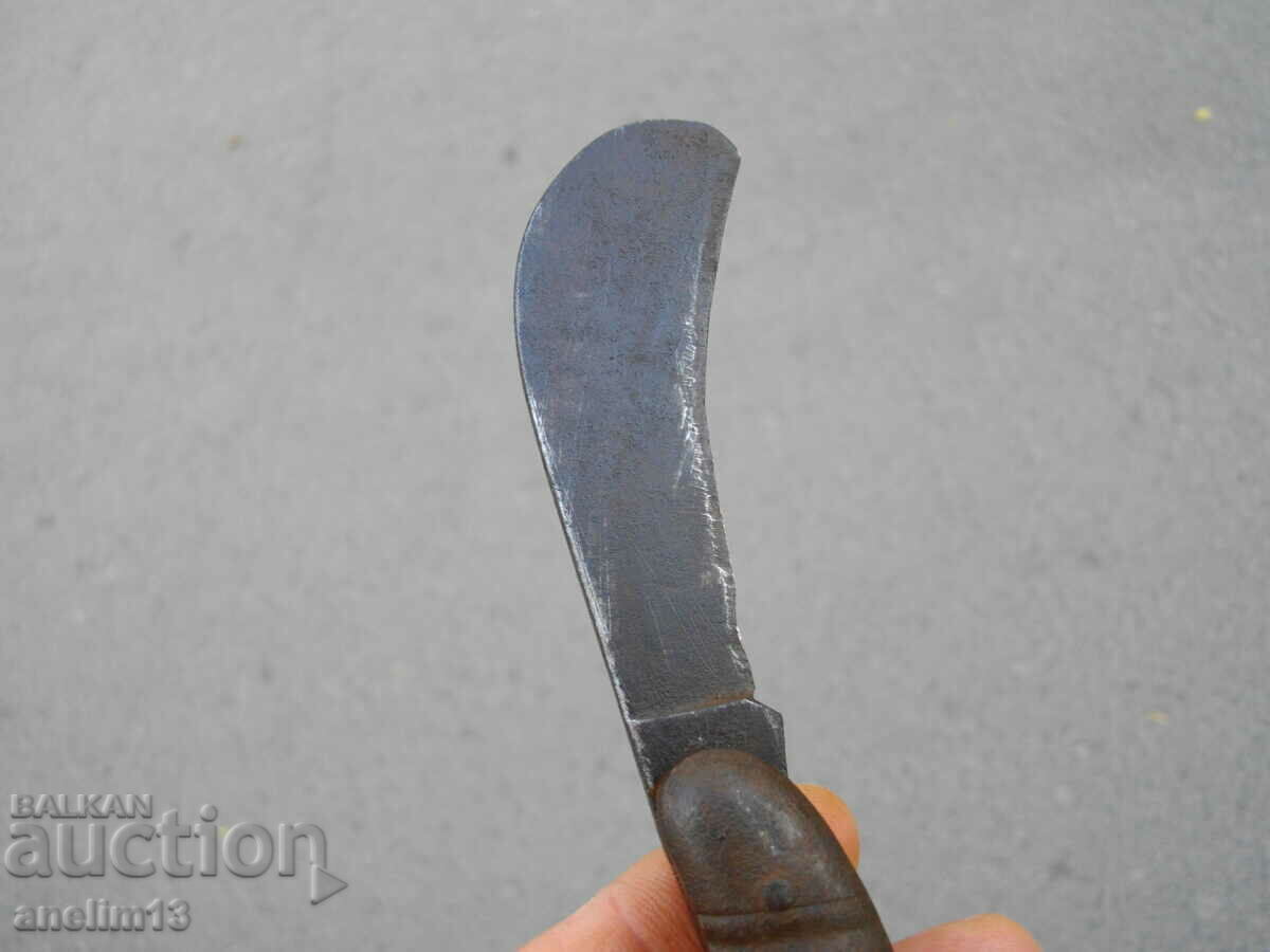 Auction AN OLD POCKET KNIFE Auction AN OLD POCKET KNIFE