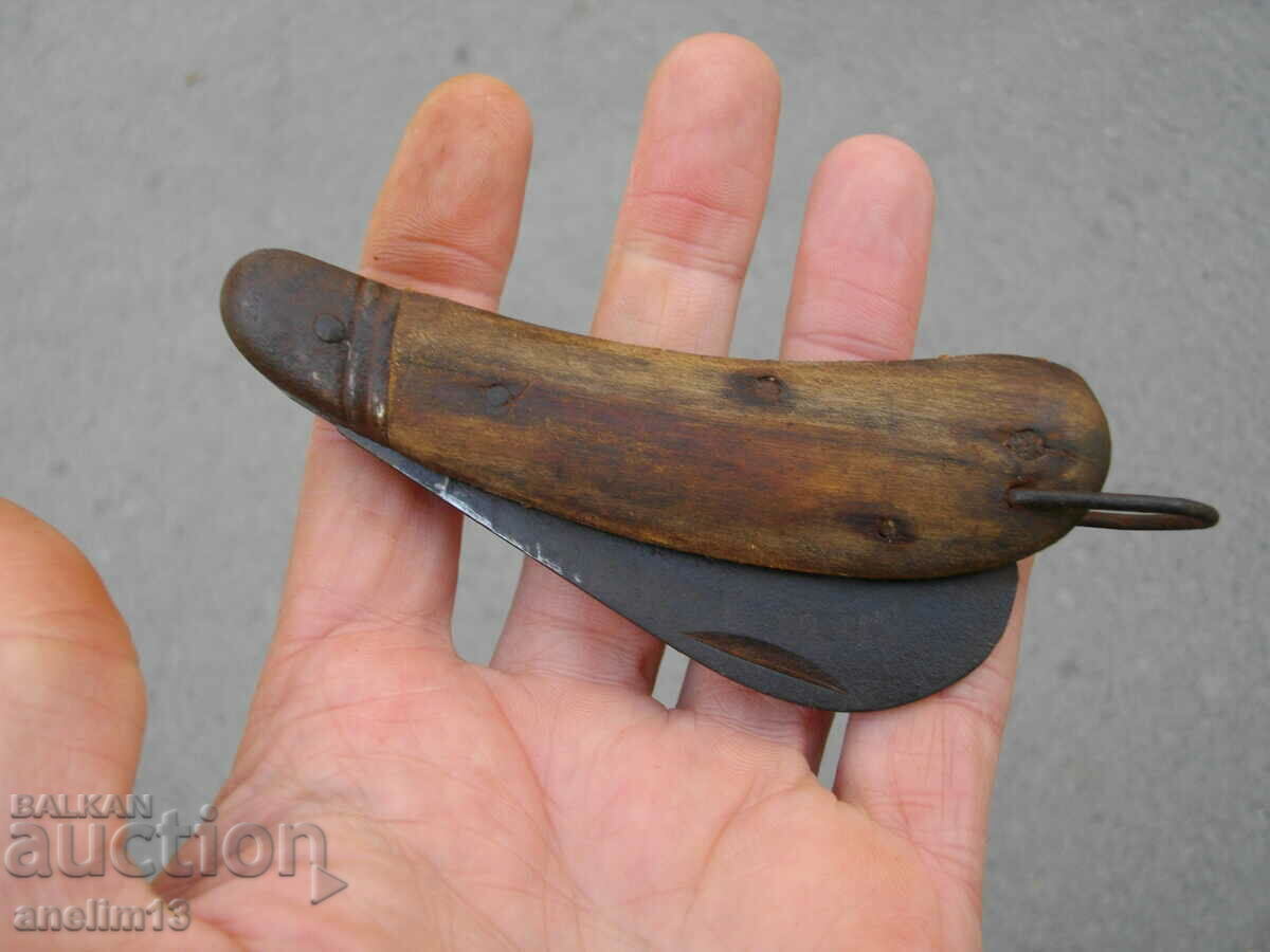 AN OLD POCKET KNIFE - 6 AN OLD POCKET KNIFE - 6