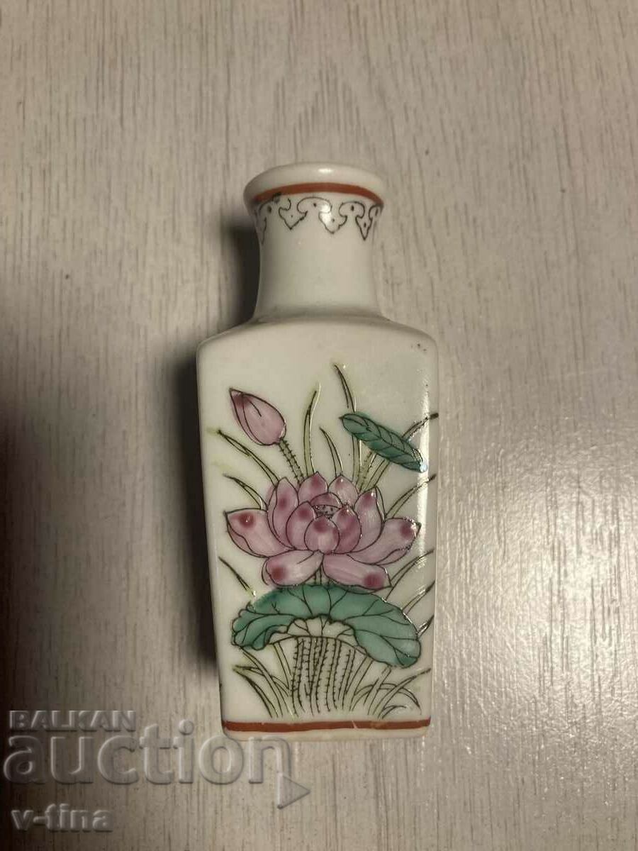Стара ръчно рисувана ваза Япония