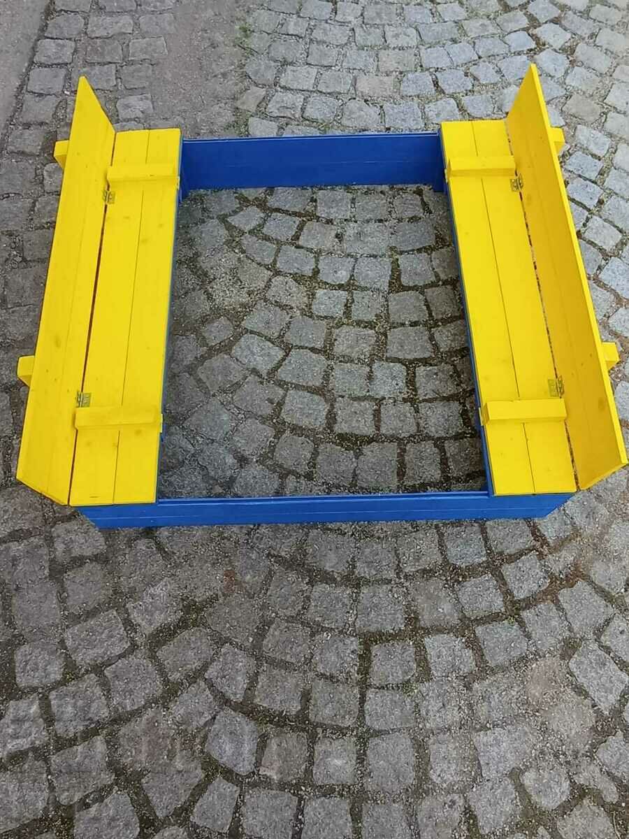 Children's sandbox with folding benches and sandbox roof with price 105.00 BGN | € 53.69