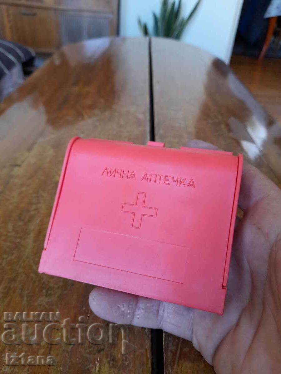 Old personal first aid kit for radiation protection - 6