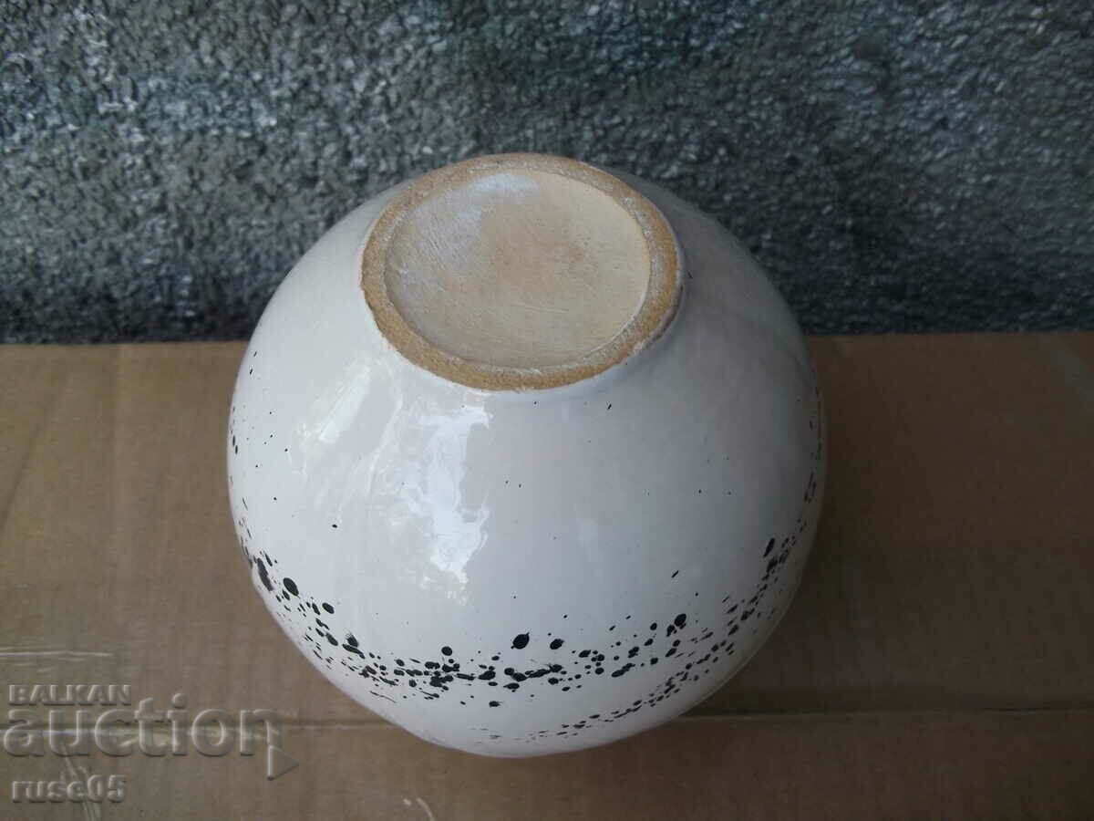 Auction Sphere vase Auction Sphere vase