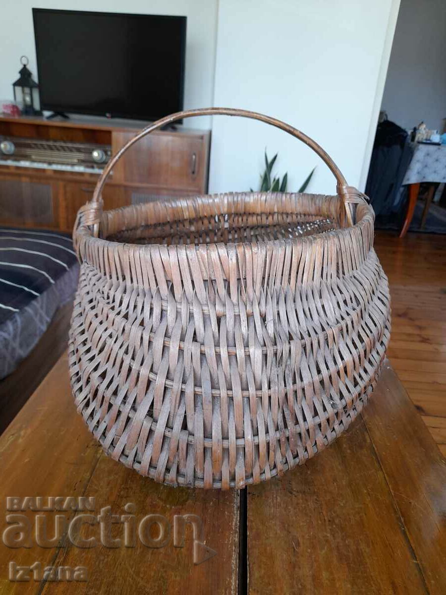 Vintage basket with price 65.00 BGN | € 33.23 Vintage basket with price 65.00 BGN | € 33.23