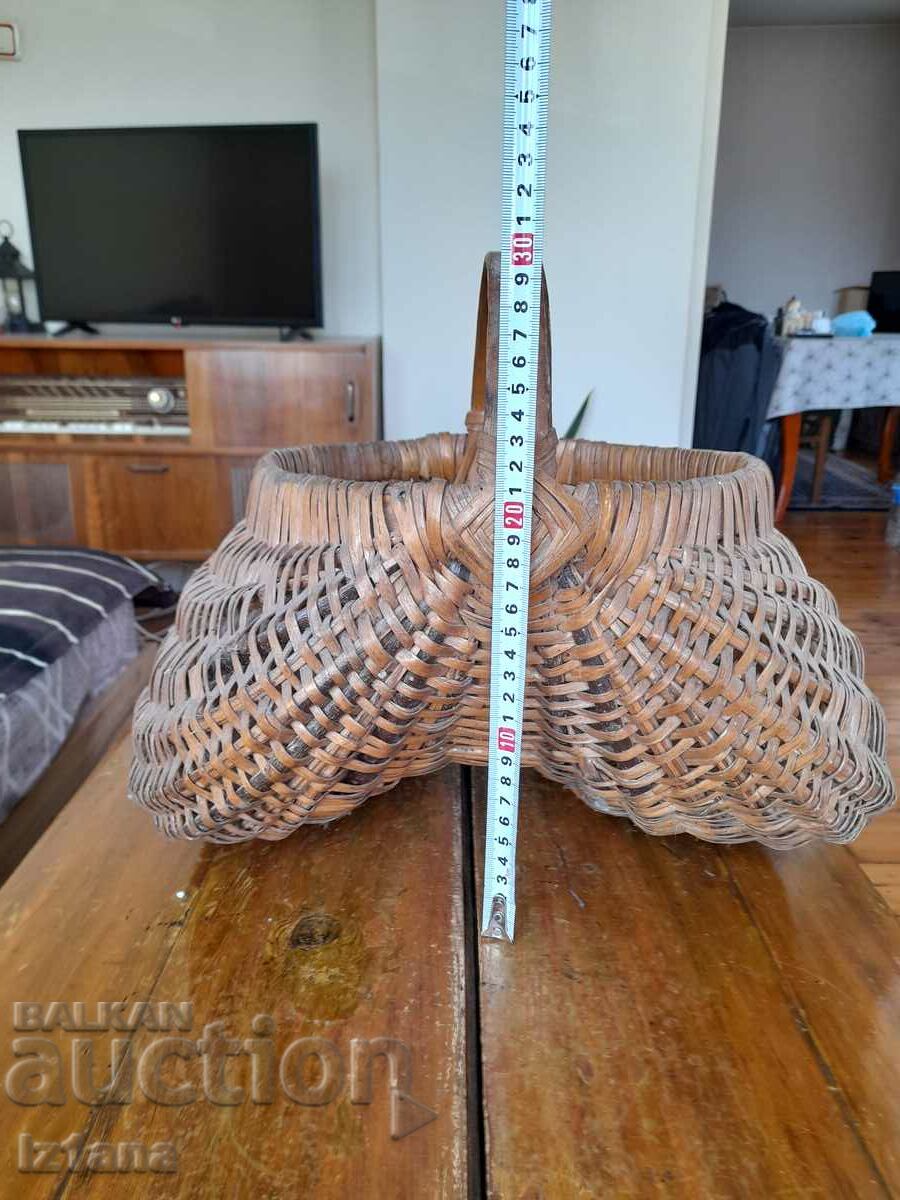 Delivery of Vintage basket Delivery of Vintage basket