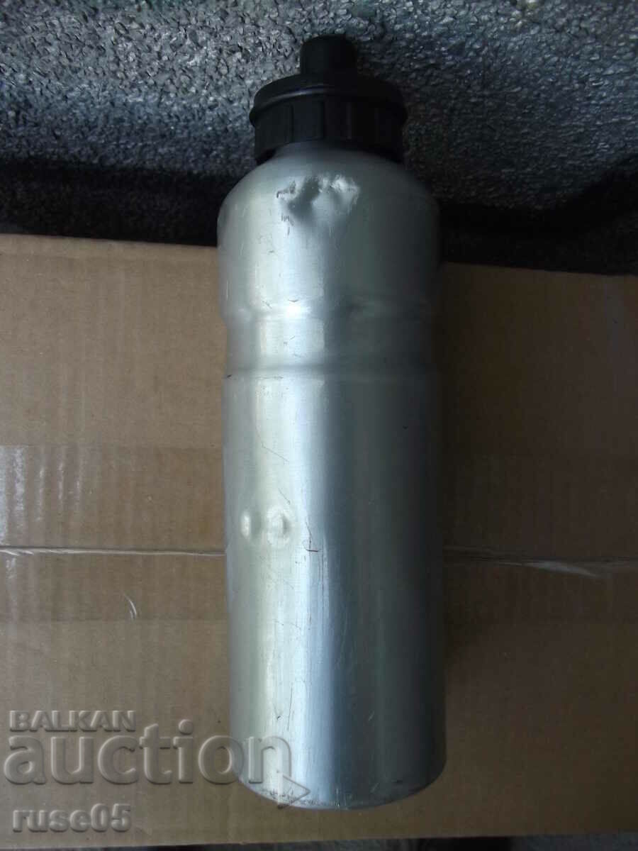 Aluminum bottle for a wheel - 1 with price 5.00 BGN | € 2.56 Aluminum bottle for a wheel - 1 with price 5.00 BGN | € 2.56