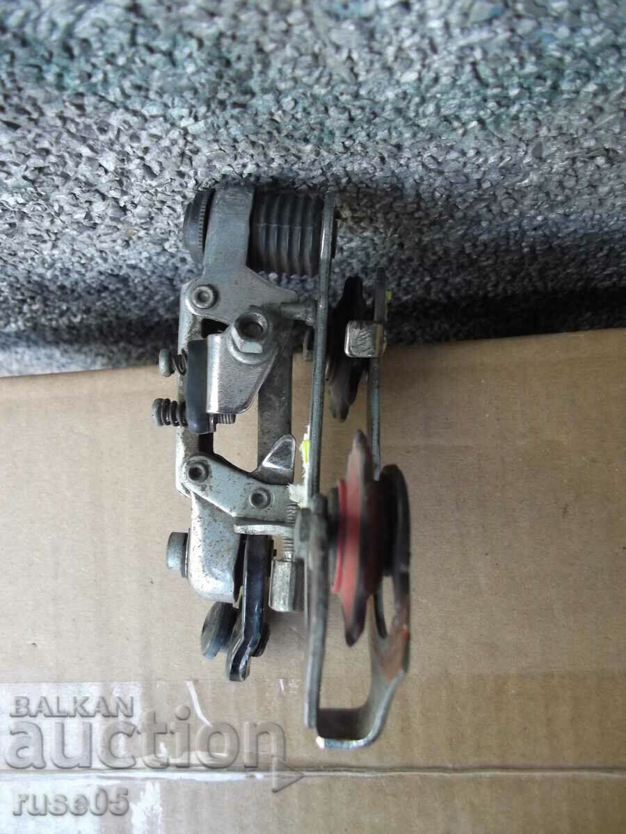 Rear derailleur (tensioner) on a bicycle chain - 7