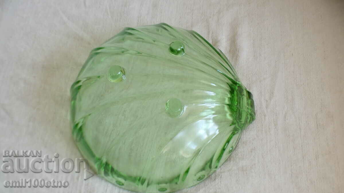 Auction  Bowl set with 5 small compote bowls in the shape of a clam