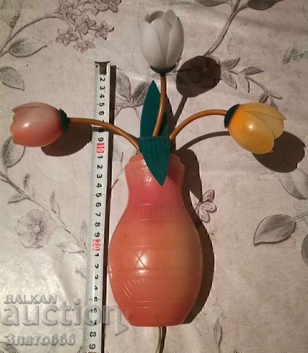 Veche lampă de perete