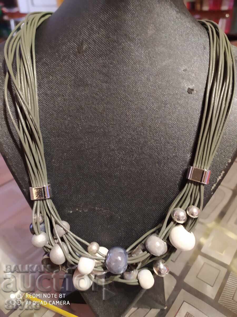 Гердан сфери керамика кожени връзки метал Гердан сфери керамика кожени връзки метал