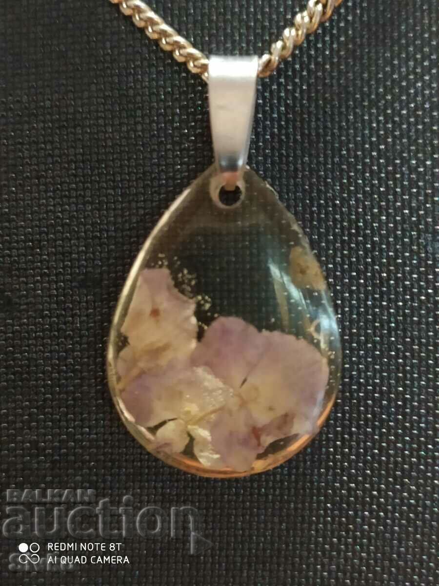 Natural flower necklace in jewelry resin