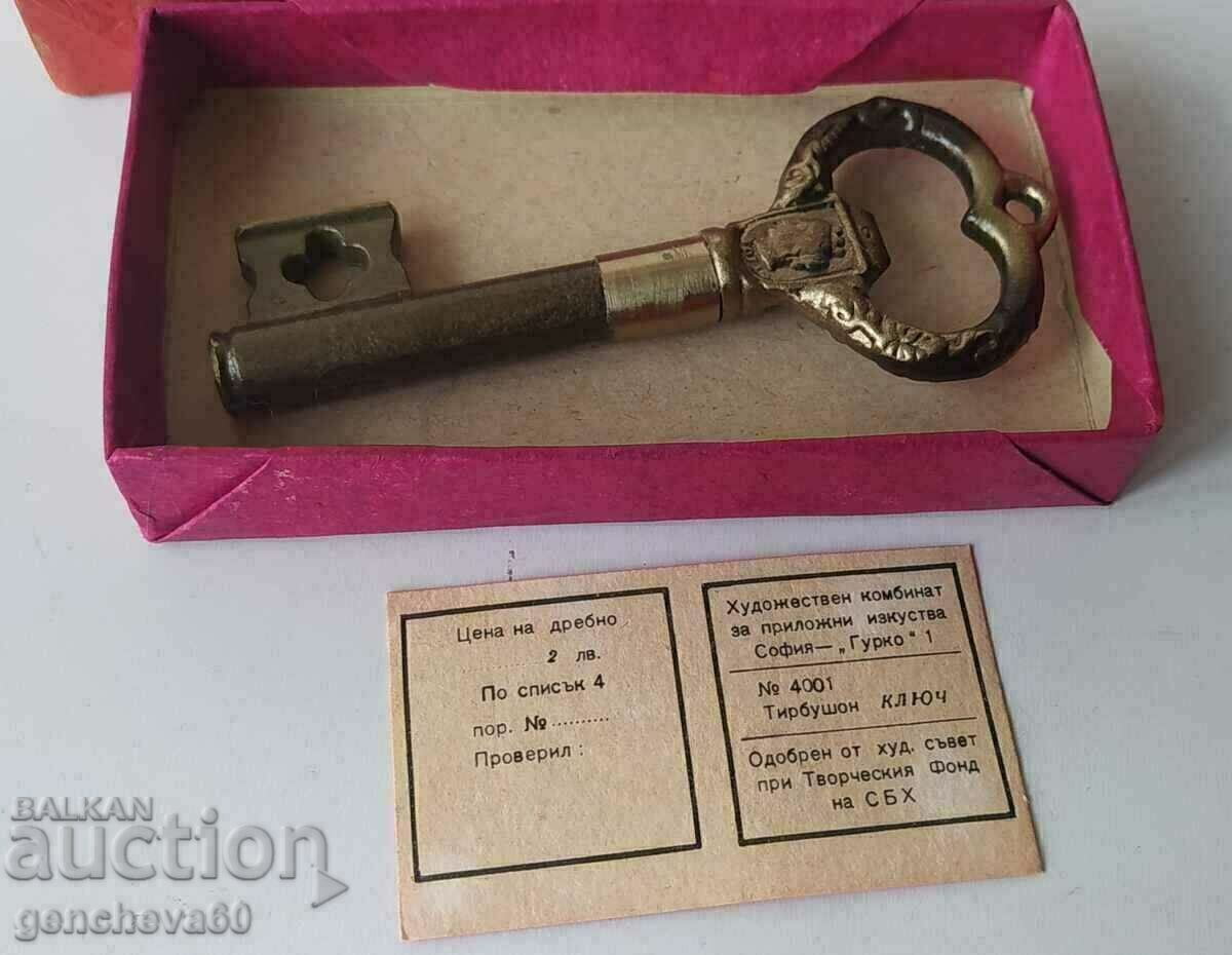 Delivery of Corkscrew key SBH in collection box