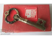Corkscrew key SBH in collection box